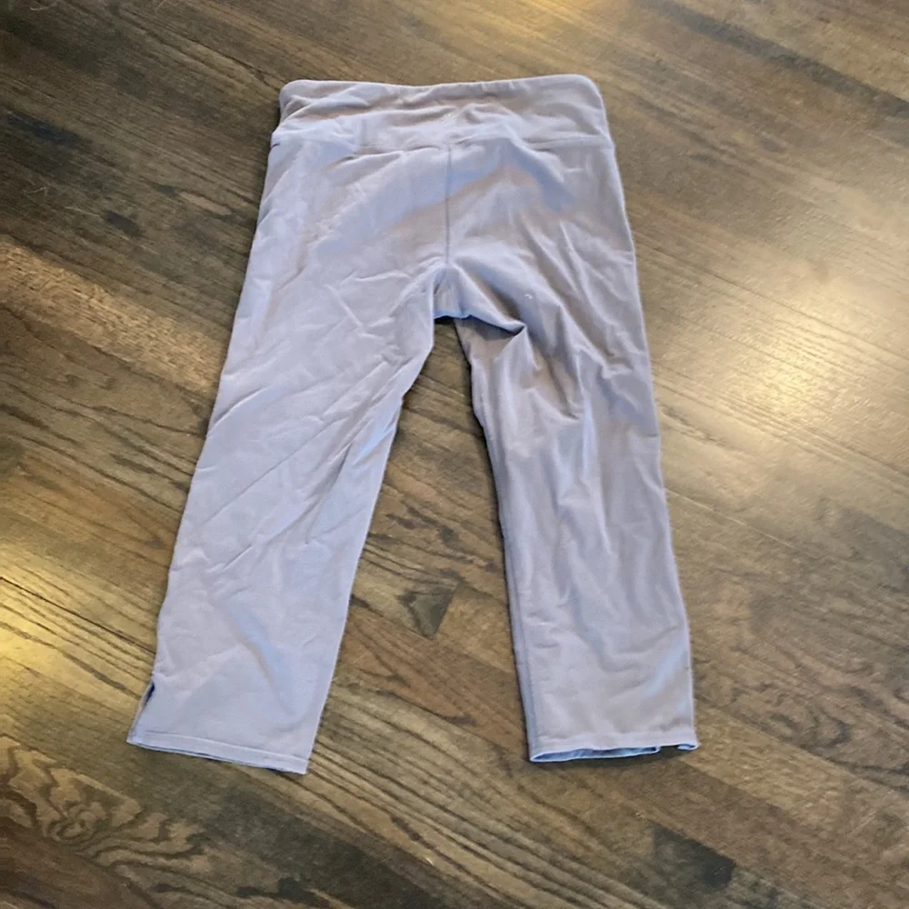 Athleta Gray Crop Cropped Capri Leggings Medium M VGUC